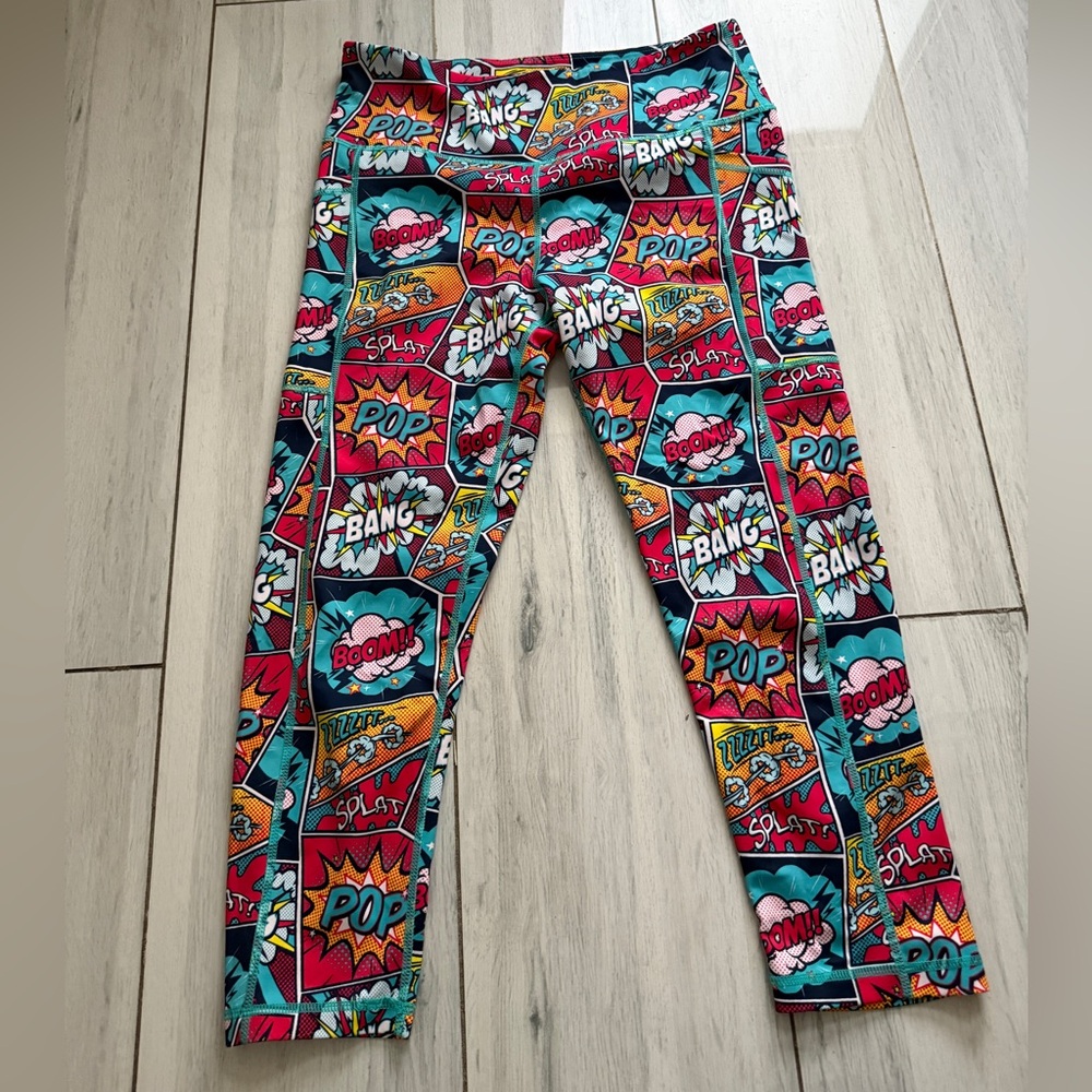 Constantly Varied Gear Capri Leggings Comic Graphics 2 Pockets Medium